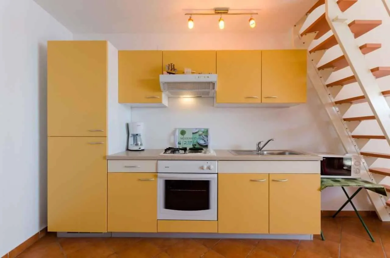 Apartment In Selce 39221